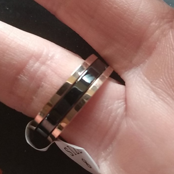 Looser Titanium stainless steel heart ring - Picture 4 of 7